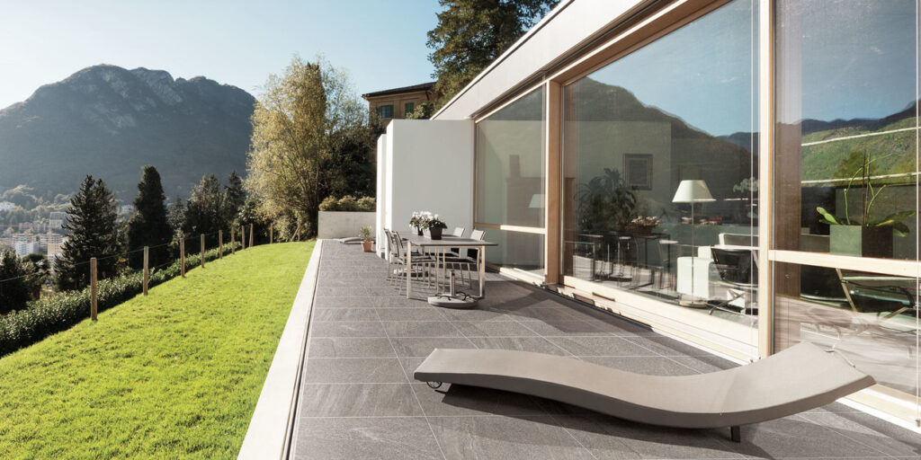 Lee más sobre el artículo Los mejores pisos para un espacio stylish, atemporal y resistente al aire libre